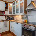 Coloria - Kotisi Rovaniemellae, Luonnollisesti Villa *
